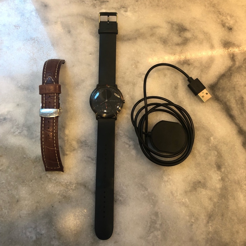 Withings Steel HR, smartwatch and fitness tracker, 40 mm, black.